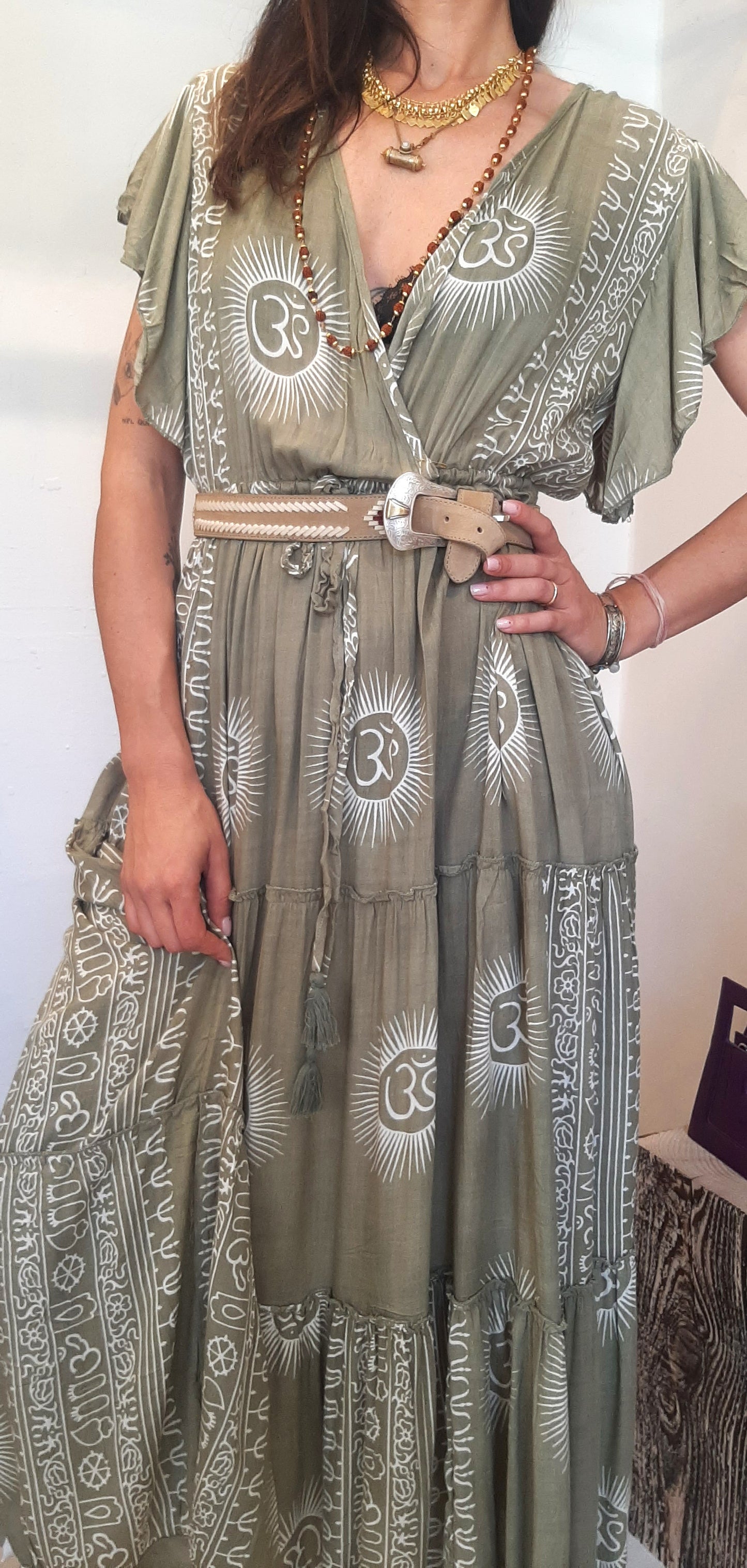 ND - Abito con balze e coulisse - verde stampa Om - Krisna