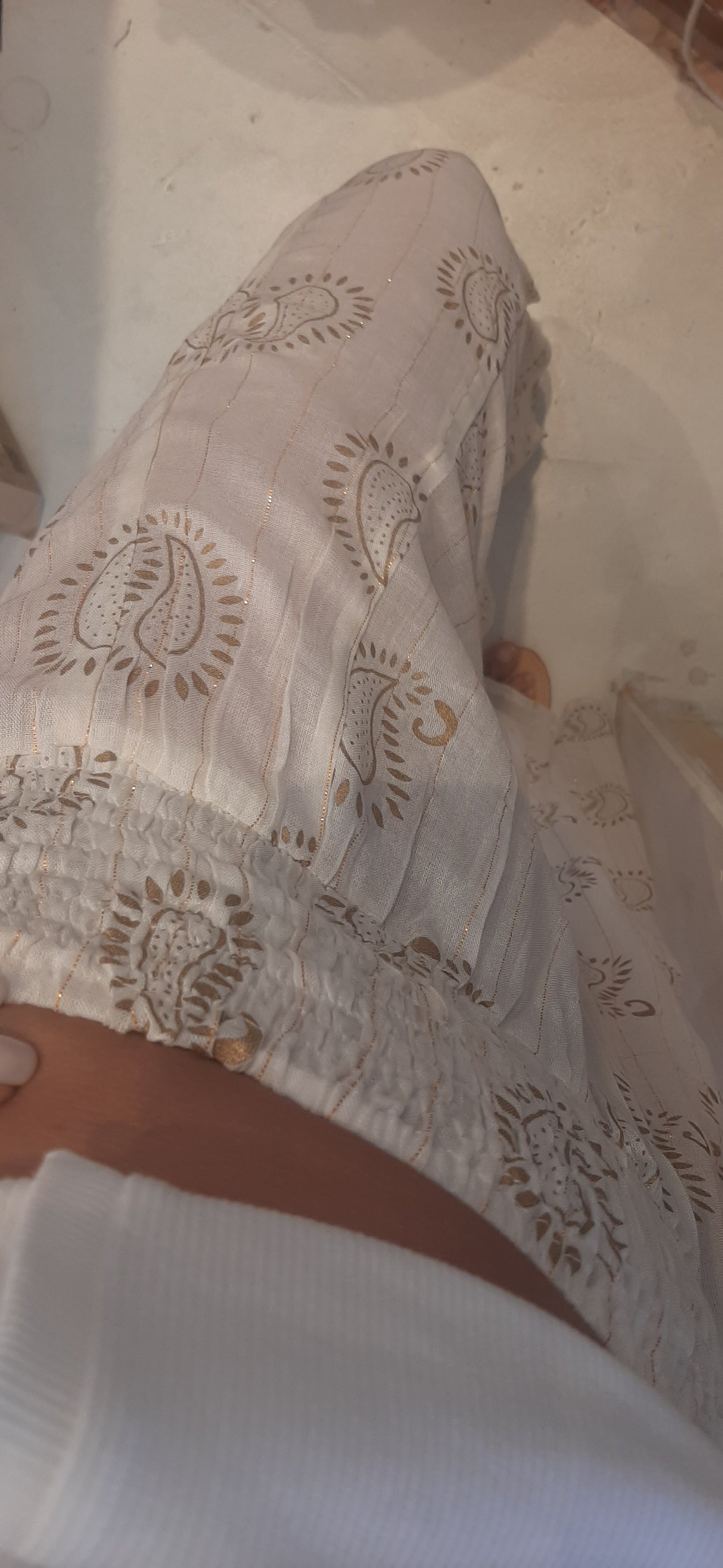 NM - Pantagonna con elastico ampio - bianco/oro pachamama