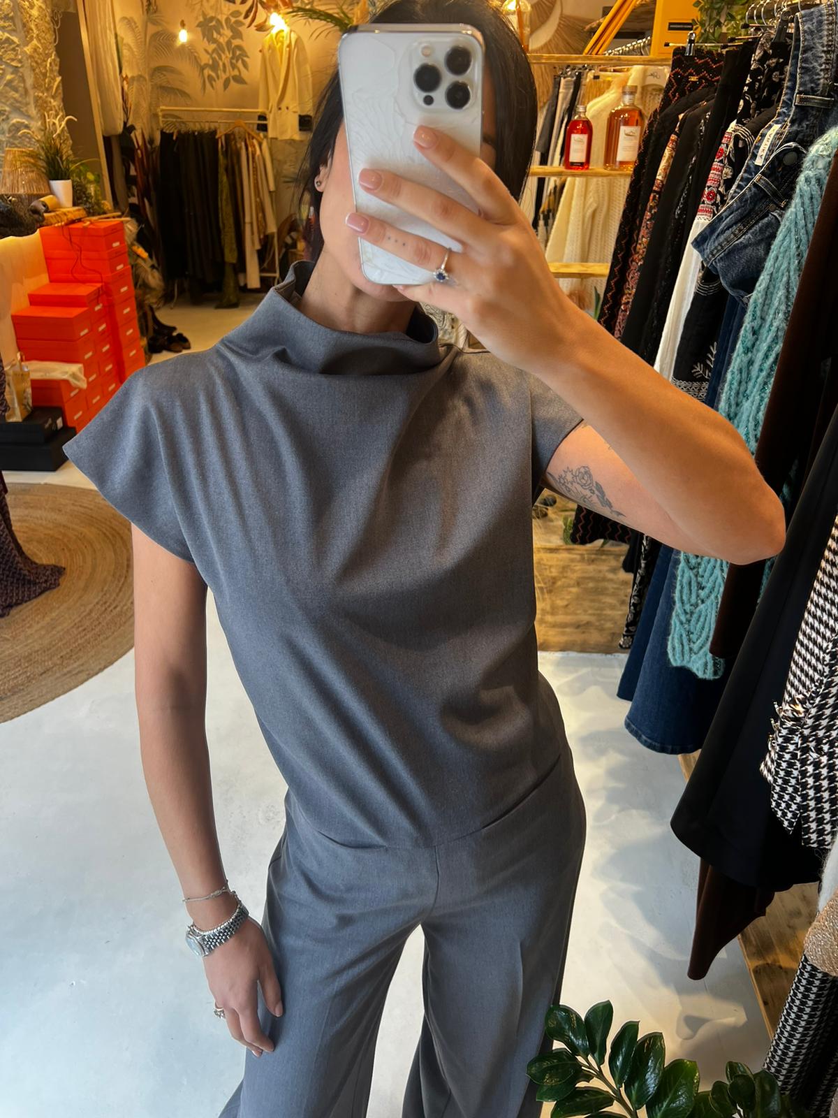 JJ - Jumpsuit smanicata - grigio TU195