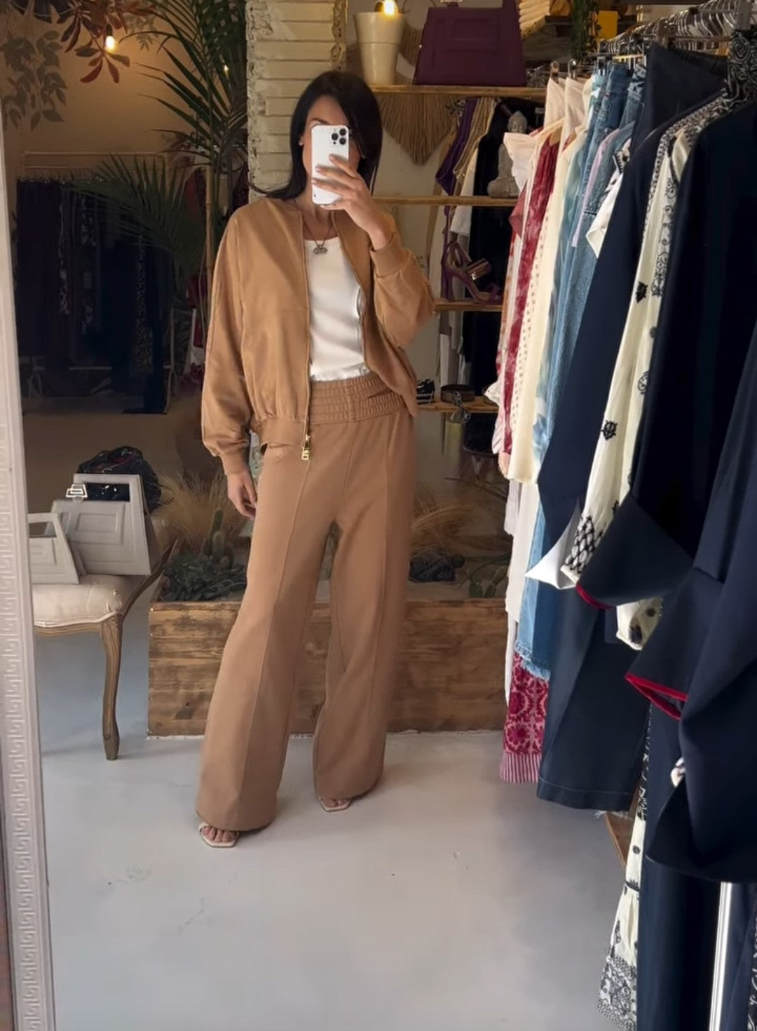 JJ - Felpa garzata con zip - cammello FP084